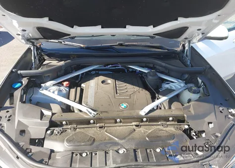 2021 BMW X5 xDrive40I z USA, uszkodzony, nr VIN 5UXCR6C03M9F88612